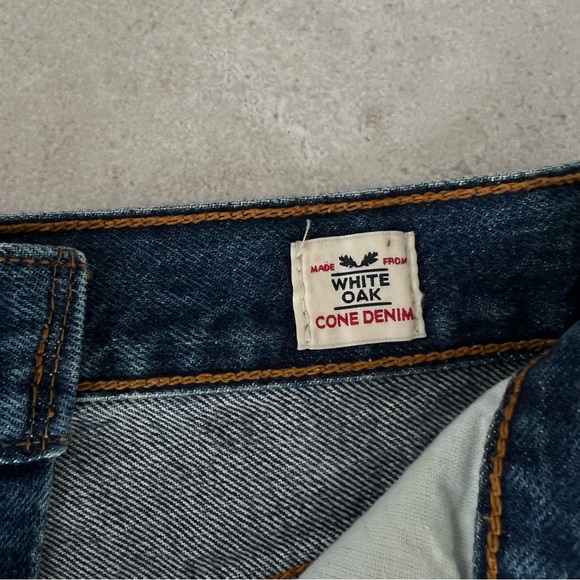 LEVI’S WHITE OAK CONE DENIM SHORTS - Picture 6 of 9